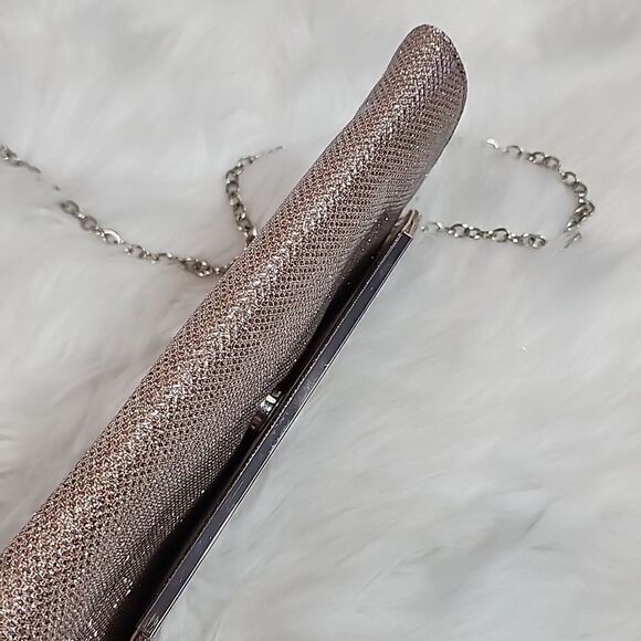 GLINT Clutch with Chain - Picture 5 of 10